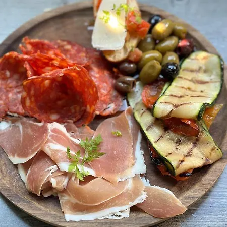 Center 에스테포나